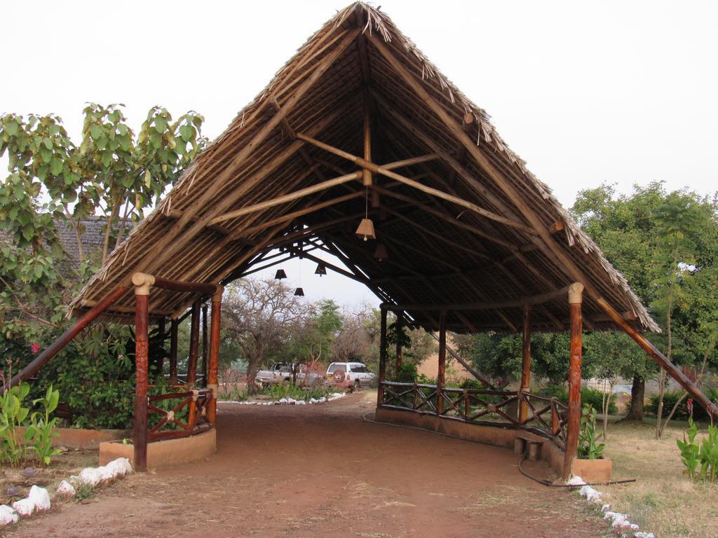 African Sunrise Lodge And Campsite Mto wa Mbu Esterno foto